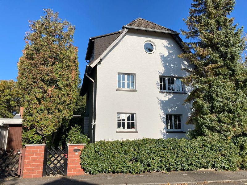 Charmantes Familienhaus mit viel Platz, Charme u. Einliegerwohnung in toller Wohnlage von Hofheim
